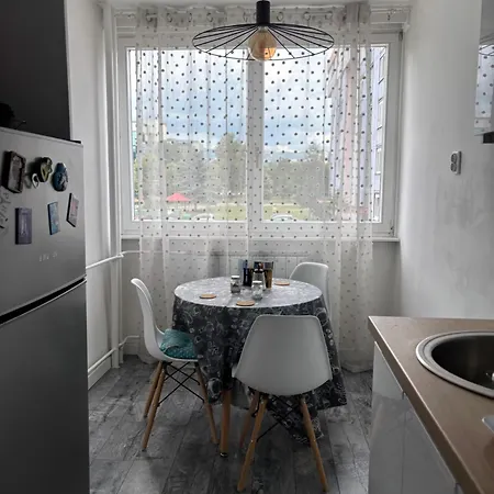 Tessa Apartament *